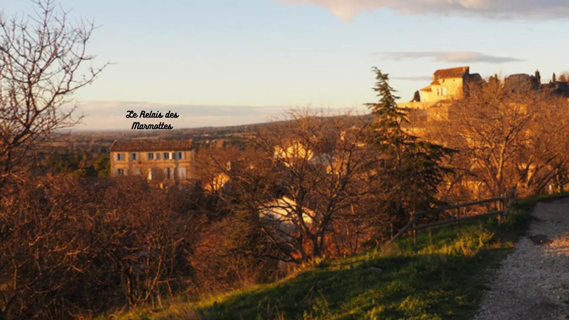 Chambres D'Hotes Le Relais Des Marmottes En Luberon Lagnes Francia