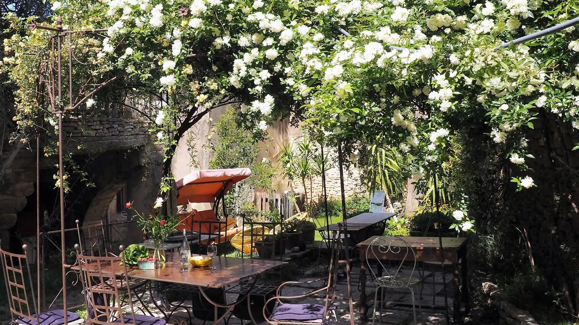 Chambres D'Hotes Le Relais Des Marmottes En Luberon Lagnes France